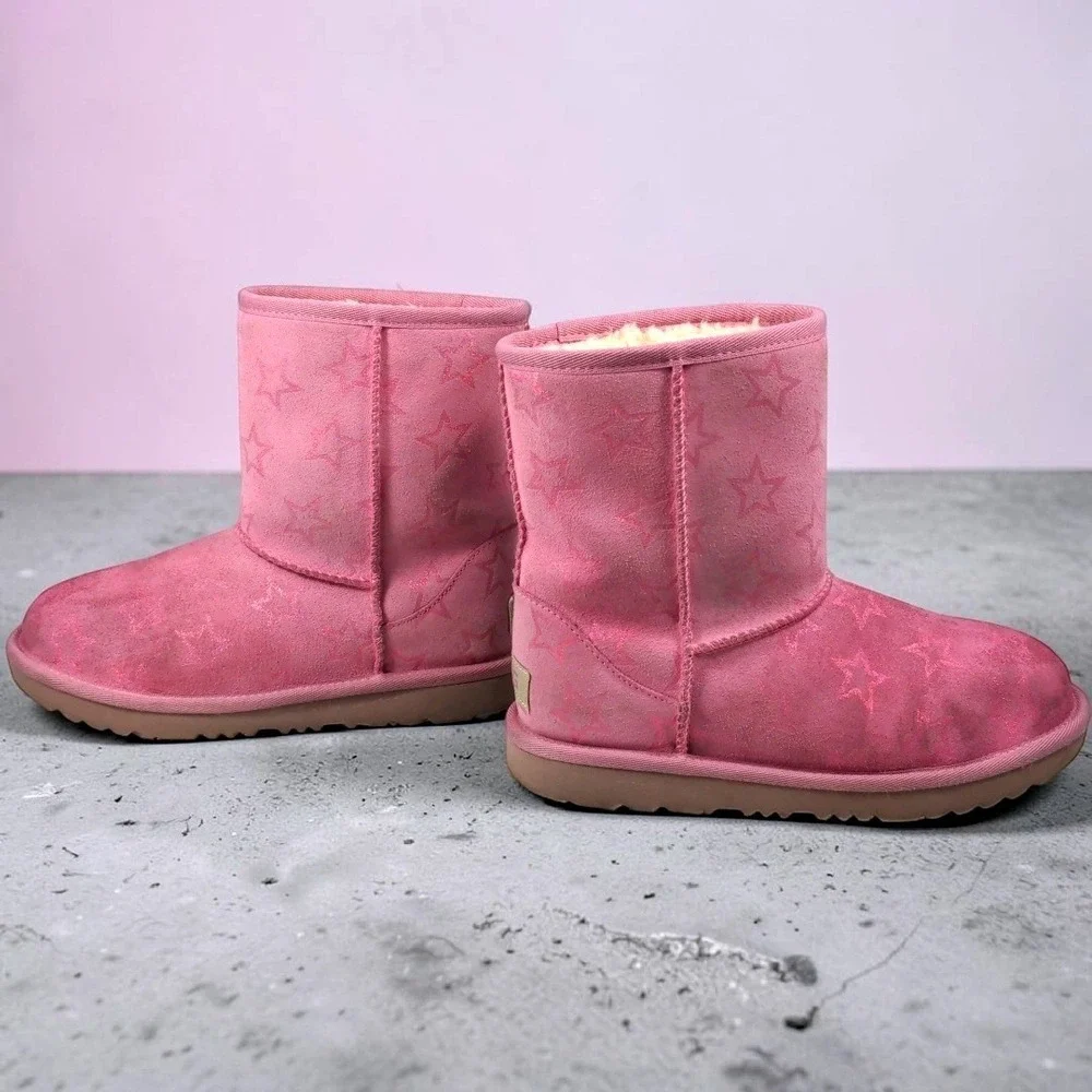 UGG Classic Short II Pink Glitter Star Boots Size 3 Kids Youth‎ 1157712K Cozy